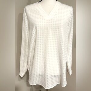 Adrianna Papell white lightweight longsleeve Blouse